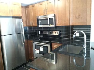 242 Rideau St #807, Ottawa, ON K1N0B7