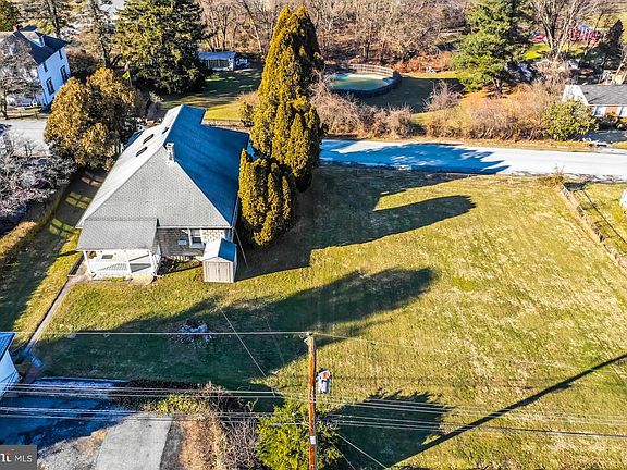 3rd image of 37 Kirby St