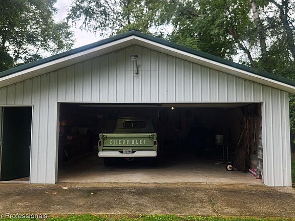 4th image of 3300 Pointe Aux Barques Rd