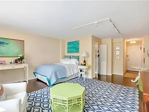 220 E 60th St APT 11F, New York, NY 10022