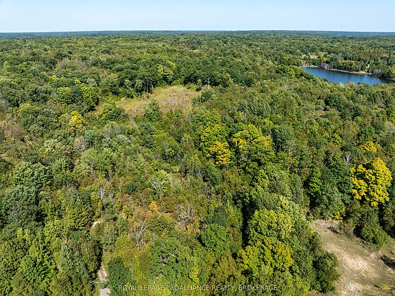 5th image of 406 Crozier Rd