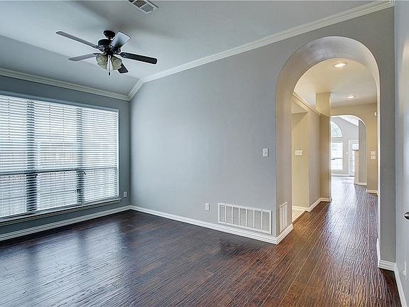 5th image of 11828 Blackhawk Dr