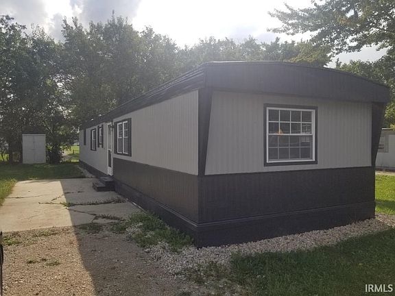 3rd image of 717 Greenbriar Dr
