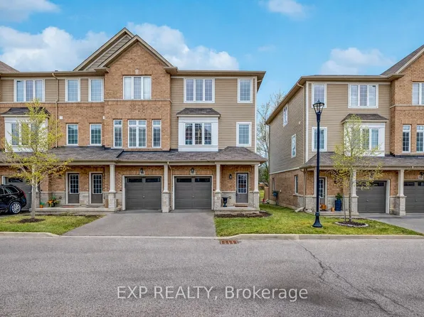 122 Dundas St E #17, Hamilton, ON L9H 7K6