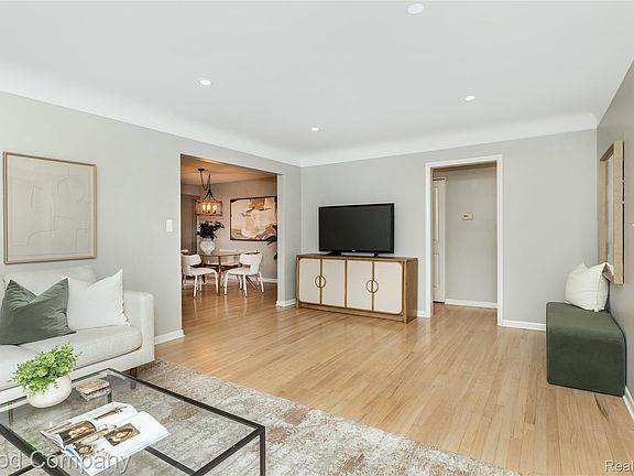 5th image of 606 Magnolia Ave