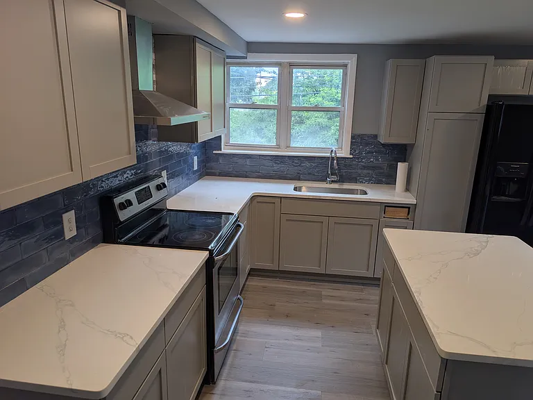 39 Madison Dr — Photo 5