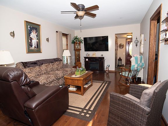 5th image of 11 Essex Ave