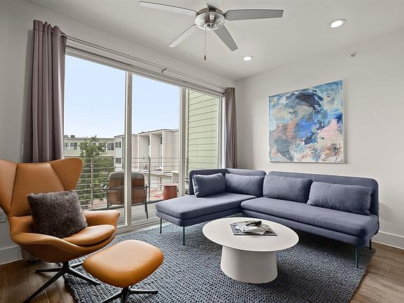 5th image of 604 N Bluff Dr Unit 243