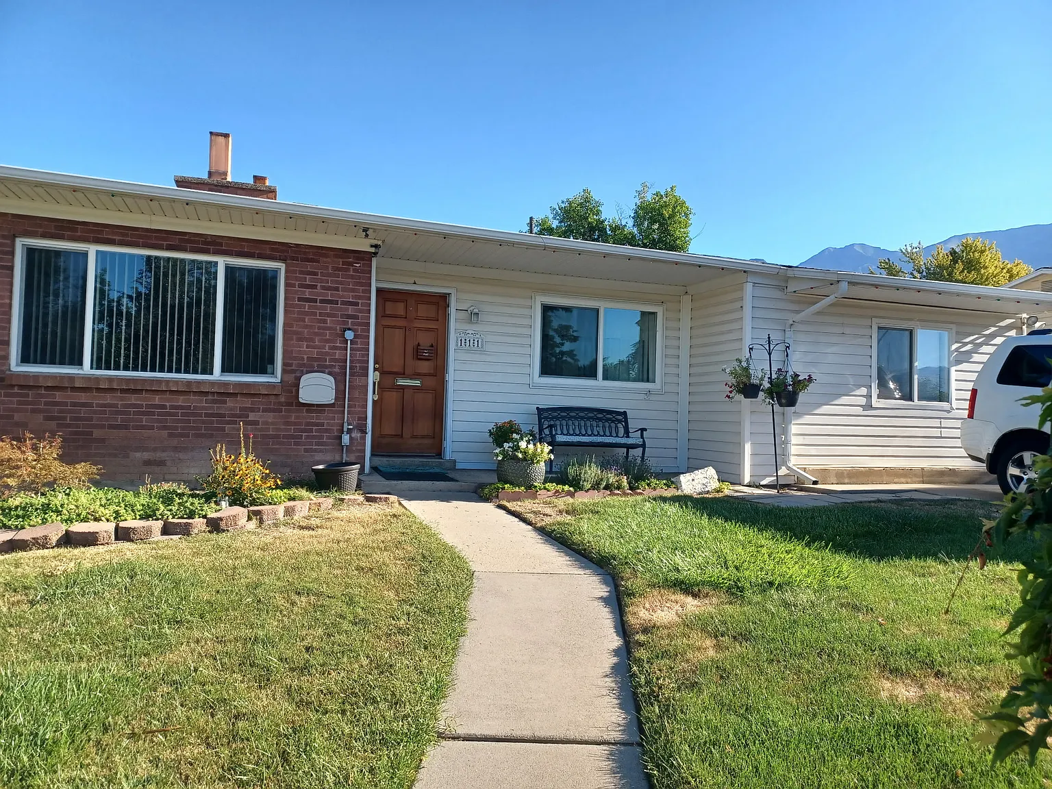 3 bed, 1277 sqft, $1,850 — Photo 1