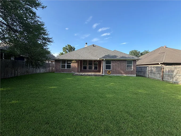 4216 Camber Ct — Photo 13