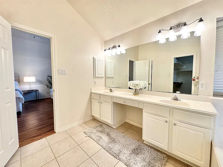 4903 Falls Cir — Photo 13