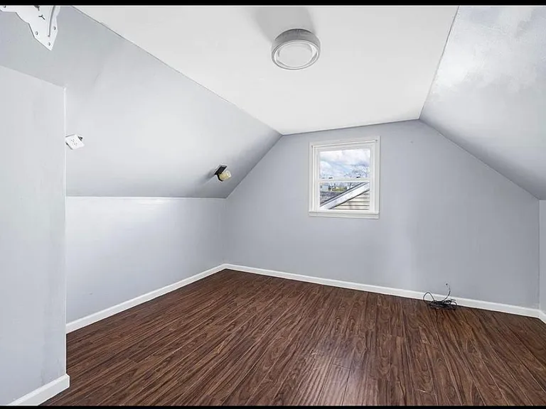 6715 Daiber St — Photo 10