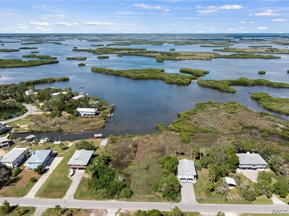 14097 W Sanddollar Ln, Crystal River, FL 34429
