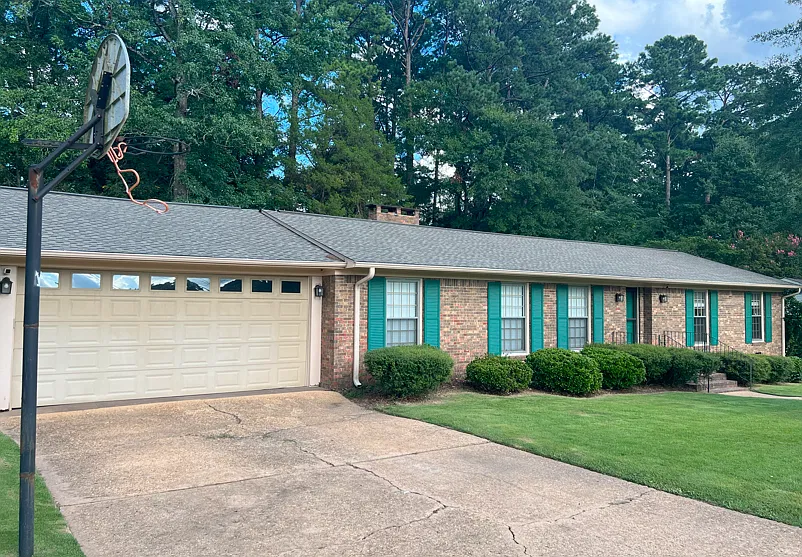 3 bed, 2104 sqft, $1,950 — Photo 2