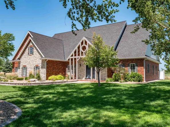 506 W Rd, Kearney, NE 68845