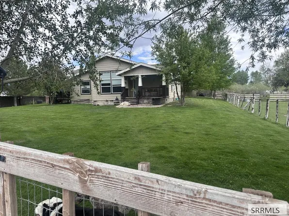 4253 Highway 93, Mackay, ID 83251