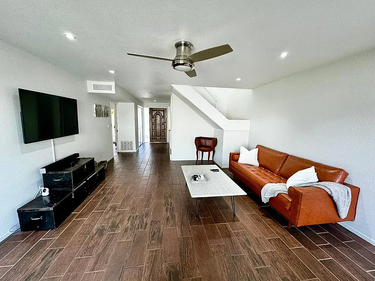 932 W Oakland St — Photo 13