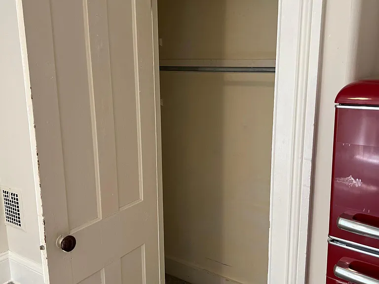 401 W Jackson St #8 — Photo 9
