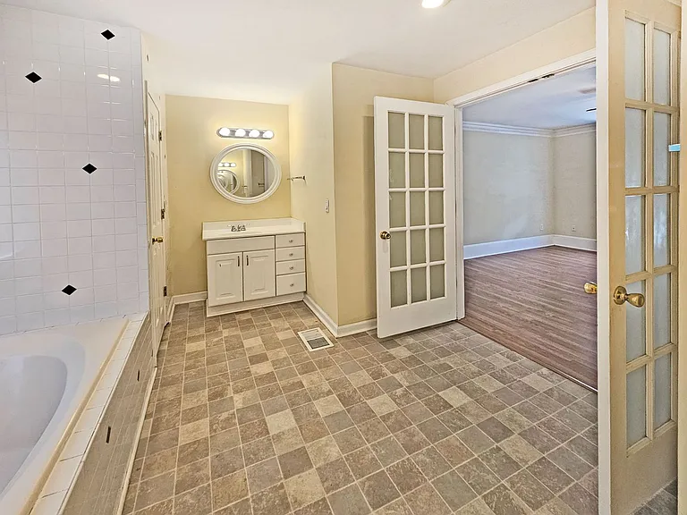 1653 Wildwood Rd NE — Photo 36