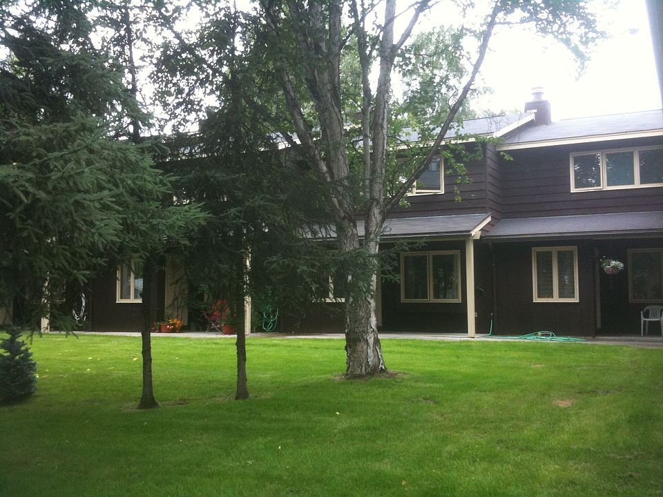 New exterior paint and new roof in 2009.