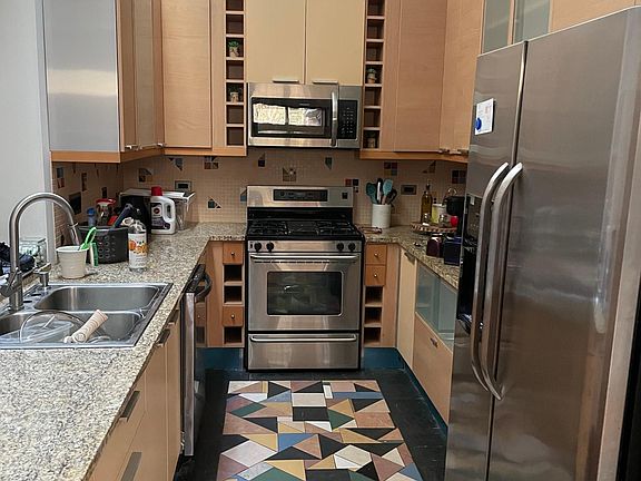 4th image of 2142 Ashland Ave Ste 2