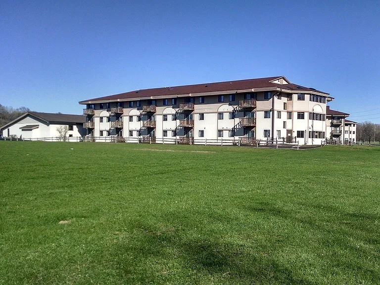 Island Place Apartments - On the River — Photo 35