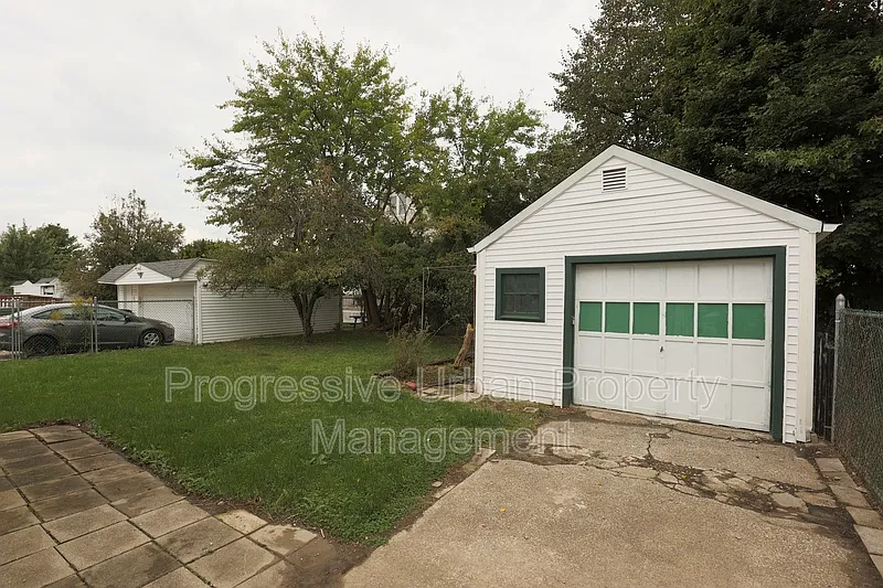 2 bed, 1.0 bath, 1064 sqft, $1,200 — Photo 3