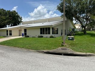 1780 State St, Tavares, FL 32778