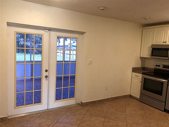 4th image of 525 Tarpon Ave