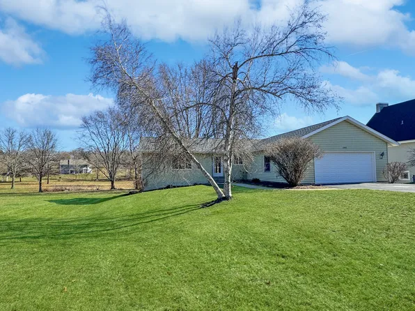 2262 Breckenboro Dr, Davis, IL 61019