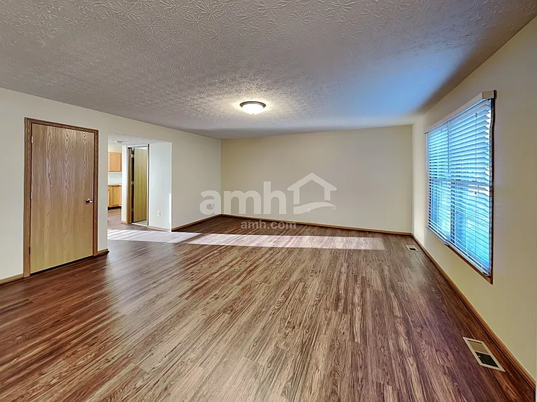 378 Wheatfield Dr — Photo 8