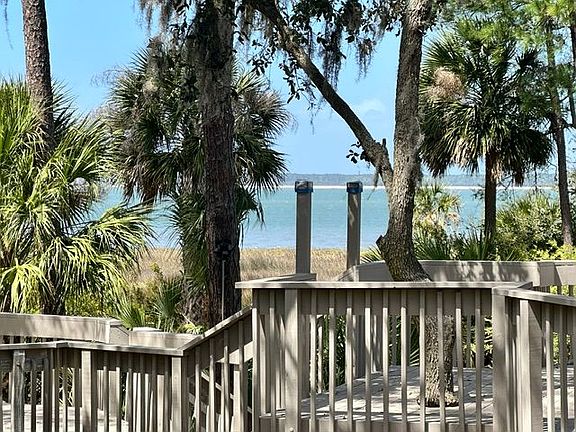 2nd image of 2033 Deer Island Rd