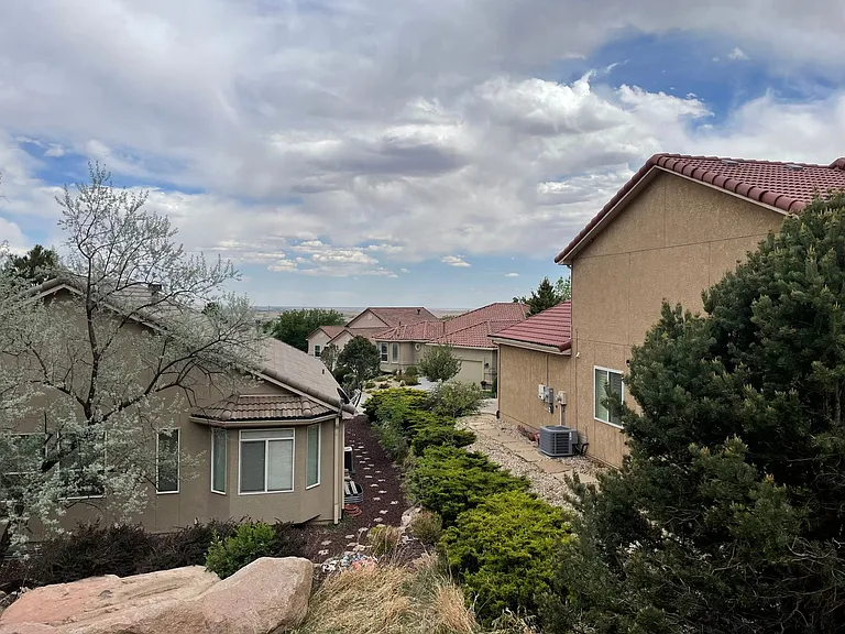 5045 Broadmoor Bluffs Dr — Photo 30