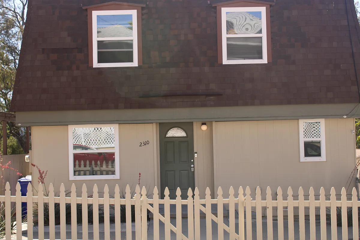 Building Photo - 2310 Sumac Dr