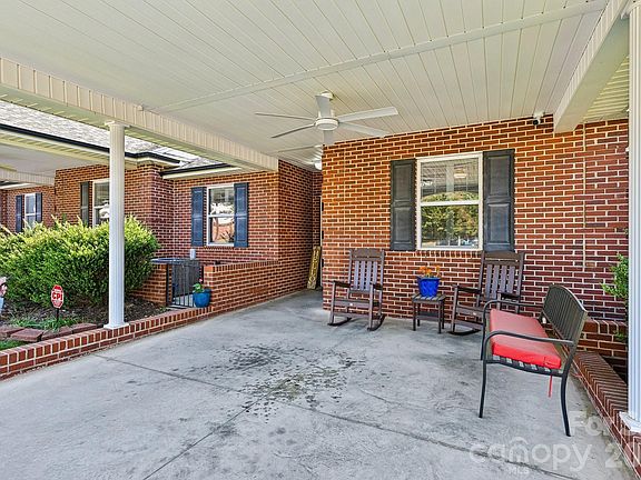 3rd image of 3868 Sage Ct