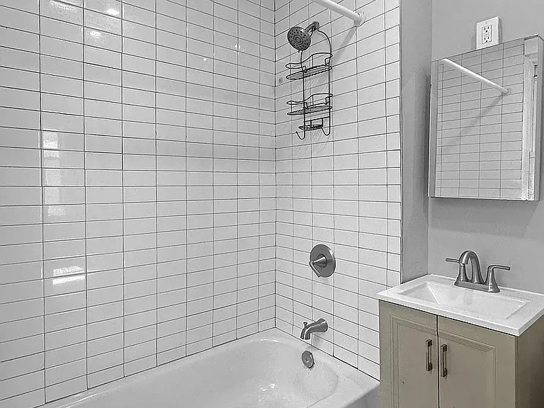 207 Edwards Pl #3B — Photo 10