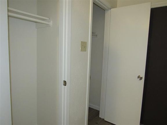 5th image of 1210 Louella St