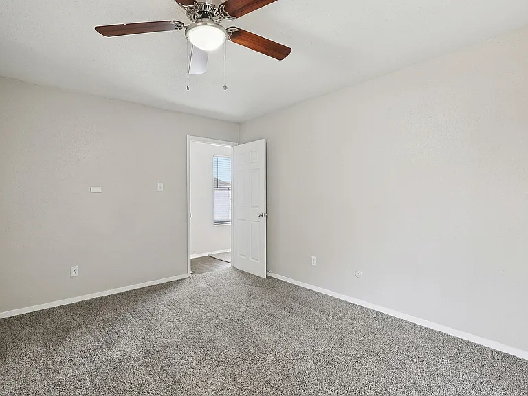 33-web-or-mls-11710 Briar Forest Dr Unit 504-S1103-005 (2)