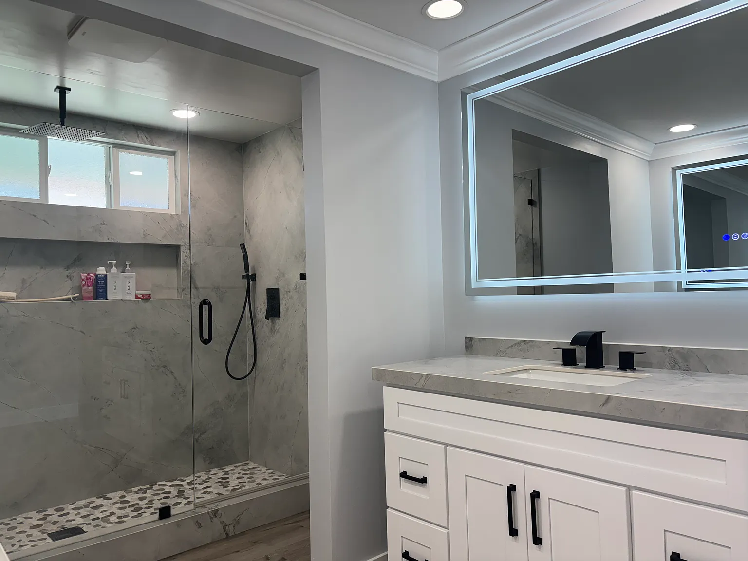 4 bed, 2192 sqft, $6,499 — Photo 2