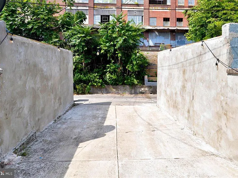 514 S Lehigh St — Photo 31