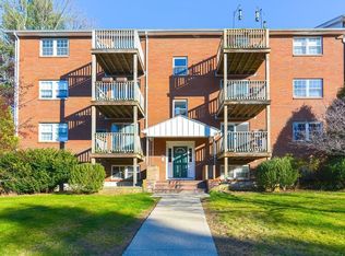 52 Burnap Rd APT 5, Holliston, MA 01746