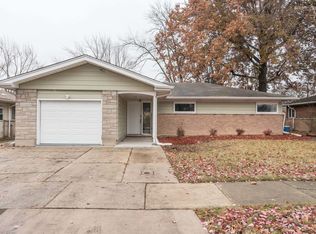371 Westgate Dr, Park Forest, IL