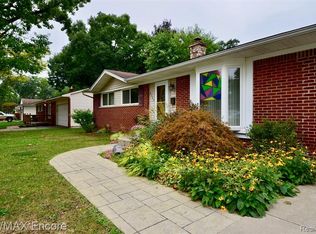 3965 Percy King Rd, Waterford, MI 48329