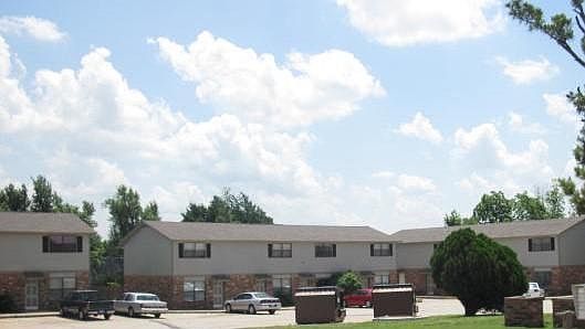 Small complex 24 units, right by the Reed Center