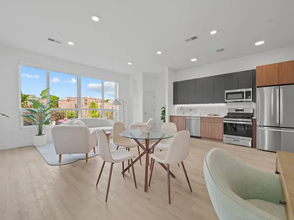 17 Avenue East image 13 of 57