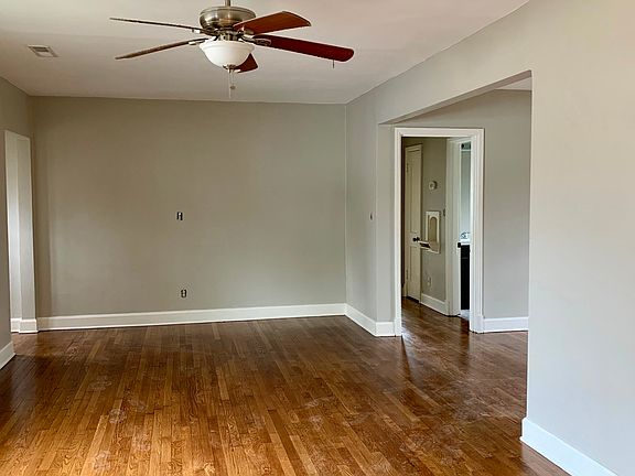 3rd image of 636 N Moore Rd