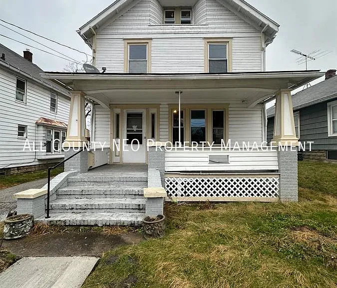 859 Brown St #UP — Photo 1