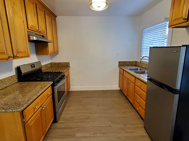 5414 Fountain Ave — Photo 4
