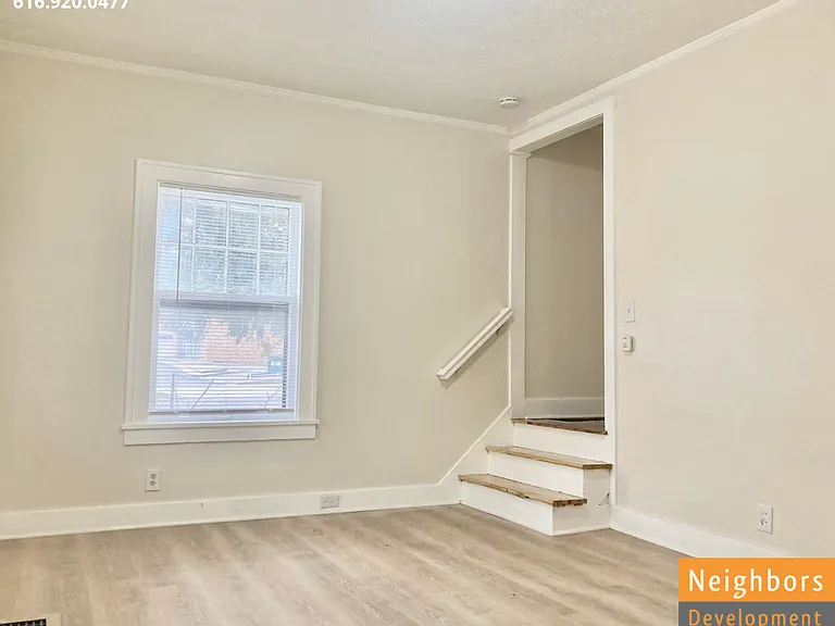 1139 Walker Ave NW — Photo 18