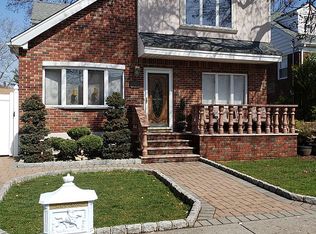 21 Holly Pl, Staten Island, NY 10306